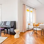 Mbm - Eiffel Tower View